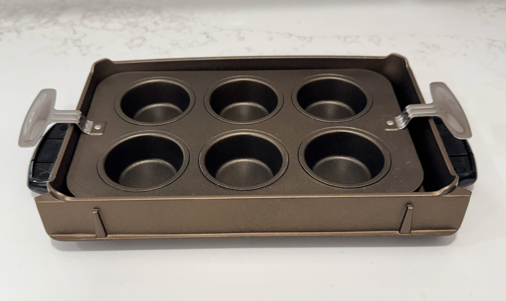 TSK-2623ET 2-in-1 Electric Countertop Griddle & 6-Cup Muffin Baking Pan Set